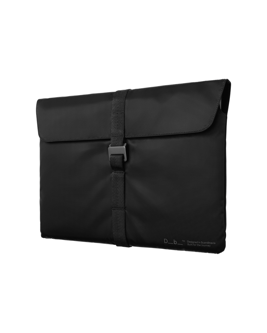 Essential Laptop sleeve 16 Black Out.png