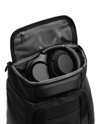 Hugger Backpack 25L Forest Green_8.png