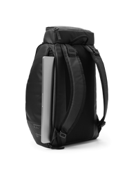 Hugger Backpack 30L Clean Slate_5.png