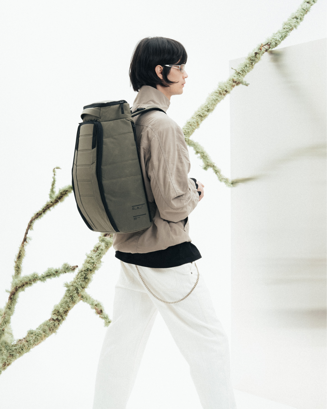 Hugger Backpack 30L Forest Green_2.png