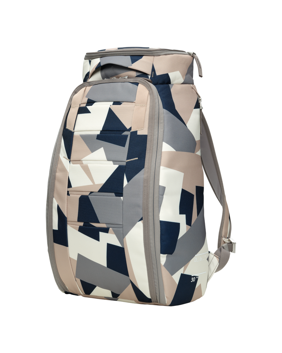 Hugger Backpack 30L Line Cluster04-5.png