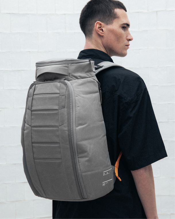 Hugger Backpack 30L Sand Grey-9.png