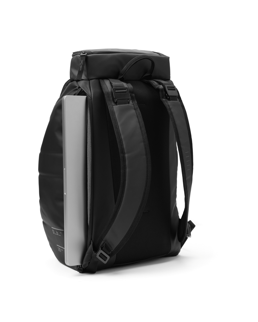 Hugger Backpack 25L Black Out