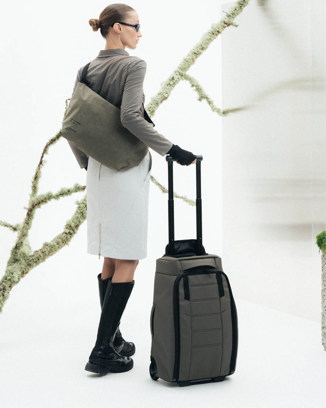 Hugger Roller Bag Carry-on 40L Forest Green