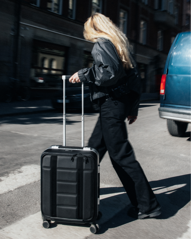 Ramverk Pro Front-access Carry-on Silver